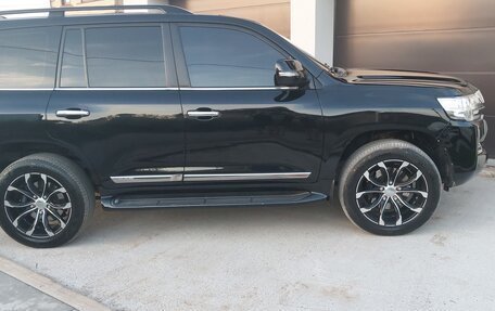 Toyota Land Cruiser 200, 2016 год, 8 150 000 рублей, 5 фотография