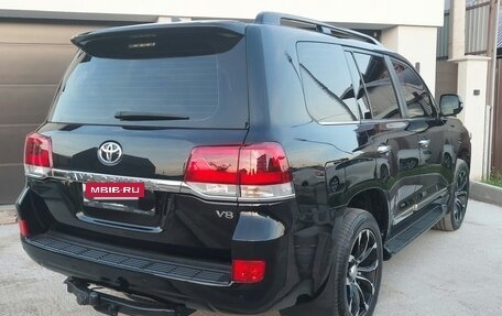 Toyota Land Cruiser 200, 2016 год, 8 150 000 рублей, 3 фотография