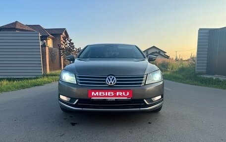 Volkswagen Passat B7, 2011 год, 990 000 рублей, 2 фотография