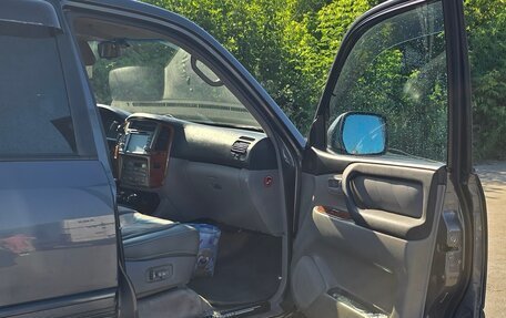 Toyota Land Cruiser 100 рестайлинг 2, 2006 год, 3 500 000 рублей, 14 фотография
