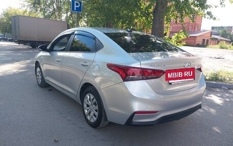 Hyundai Solaris II рестайлинг, 2018 год, 850 000 рублей, 3 фотография