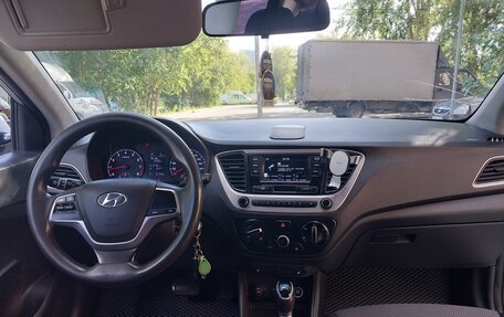 Hyundai Solaris II рестайлинг, 2018 год, 850 000 рублей, 17 фотография