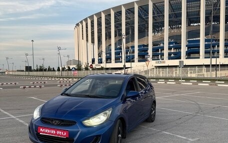 Hyundai Solaris II рестайлинг, 2011 год, 565 000 рублей, 2 фотография