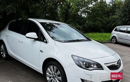 Opel Astra J, 2010 год, 850 000 рублей, 2 фотография