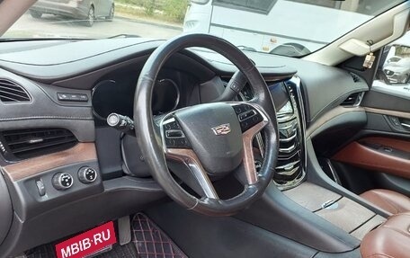 Cadillac Escalade IV, 2016 год, 4 000 000 рублей, 24 фотография