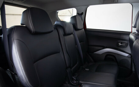Mitsubishi Outlander III рестайлинг 3, 2011 год, 1 199 000 рублей, 13 фотография