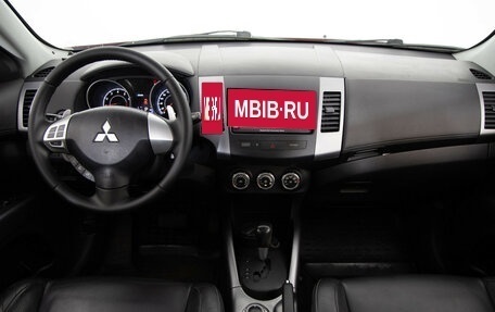 Mitsubishi Outlander III рестайлинг 3, 2011 год, 1 199 000 рублей, 10 фотография