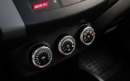 Mitsubishi Outlander III рестайлинг 3, 2011 год, 1 199 000 рублей, 16 фотография