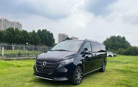 Mercedes-Benz V-Класс, 2024 год, 10 250 000 рублей, 1 фотография