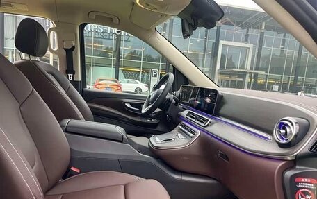 Mercedes-Benz V-Класс, 2024 год, 10 250 000 рублей, 14 фотография