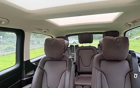 Mercedes-Benz V-Класс, 2024 год, 10 250 000 рублей, 15 фотография