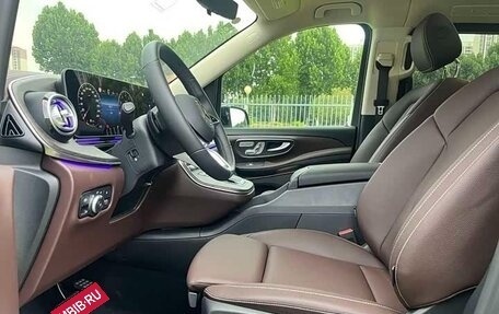 Mercedes-Benz V-Класс, 2024 год, 10 250 000 рублей, 10 фотография