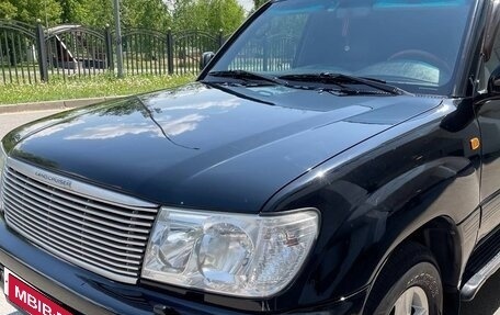 Toyota Land Cruiser 100 рестайлинг 2, 2006 год, 2 700 000 рублей, 4 фотография