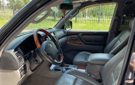 Toyota Land Cruiser 100 рестайлинг 2, 2006 год, 2 700 000 рублей, 12 фотография