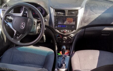 Hyundai Solaris II рестайлинг, 2013 год, 550 000 рублей, 4 фотография