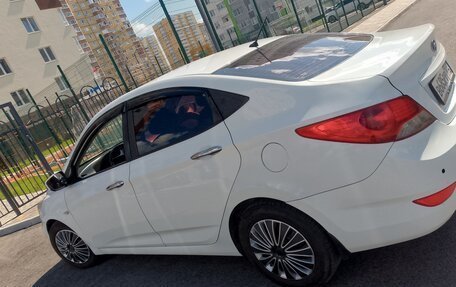 Hyundai Solaris II рестайлинг, 2013 год, 550 000 рублей, 9 фотография