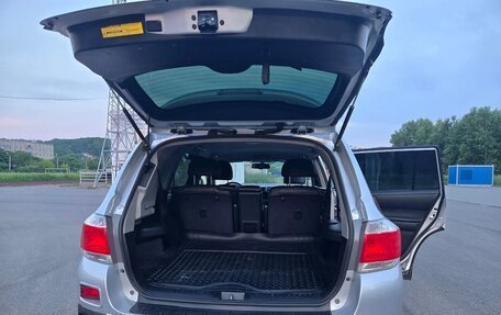 Toyota Highlander III, 2013 год, 2 200 000 рублей, 2 фотография