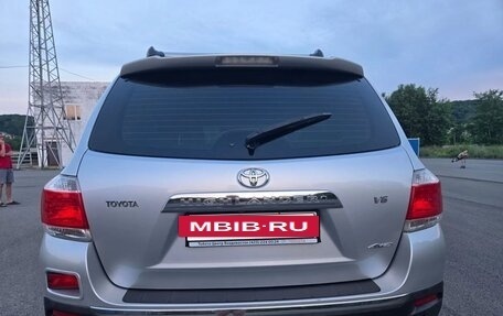 Toyota Highlander III, 2013 год, 2 200 000 рублей, 5 фотография