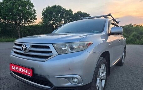 Toyota Highlander III, 2013 год, 2 200 000 рублей, 7 фотография