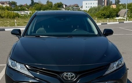 Toyota Camry, 2018 год, 2 200 000 рублей, 1 фотография