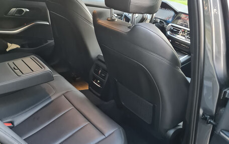 BMW 3 серия, 2019 год, 2 970 000 рублей, 14 фотография