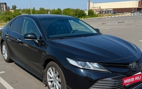 Toyota Camry, 2018 год, 2 200 000 рублей, 2 фотография