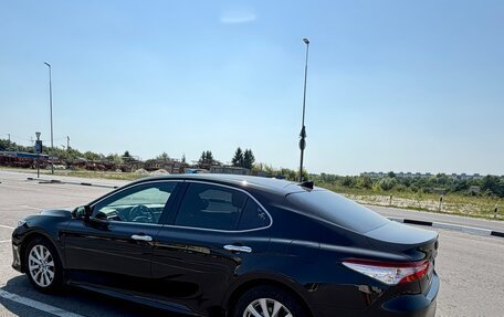 Toyota Camry, 2018 год, 2 200 000 рублей, 4 фотография