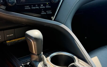 Toyota Camry, 2018 год, 2 200 000 рублей, 9 фотография