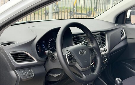 Hyundai Solaris II рестайлинг, 2017 год, 1 199 000 рублей, 8 фотография