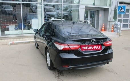 Toyota Camry, 2021 год, 2 335 000 рублей, 7 фотография