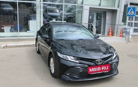 Toyota Camry, 2021 год, 2 335 000 рублей, 3 фотография