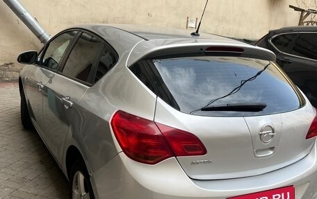 Opel Astra J, 2011 год, 500 000 рублей, 1 фотография