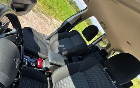 Mitsubishi Outlander III рестайлинг 3, 2021 год, 3 000 000 рублей, 9 фотография