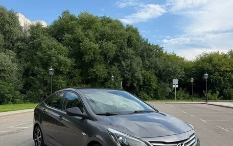 Hyundai Solaris II рестайлинг, 2015 год, 1 090 000 рублей, 1 фотография