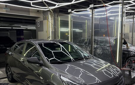Hyundai Solaris II рестайлинг, 2015 год, 1 090 000 рублей, 10 фотография
