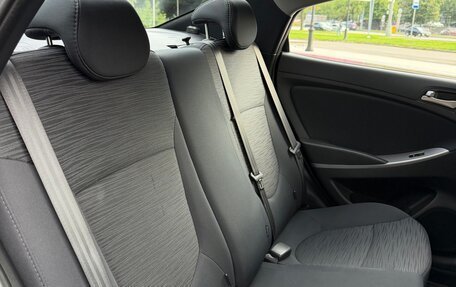 Hyundai Solaris II рестайлинг, 2015 год, 1 090 000 рублей, 21 фотография