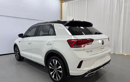 Volkswagen T-Roc I, 2022 год, 1 900 000 рублей, 4 фотография