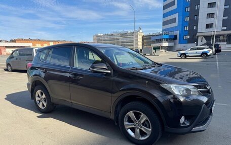 Toyota RAV4, 2015 год, 1 750 000 рублей, 2 фотография