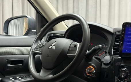 Mitsubishi Outlander III рестайлинг 3, 2013 год, 1 649 000 рублей, 11 фотография