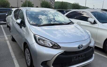 Toyota Aqua, 2023 год, 1 150 000 рублей, 2 фотография