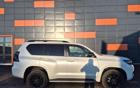 Toyota Land Cruiser Prado 150 рестайлинг 2, 2021 год, 8 150 000 рублей, 4 фотография