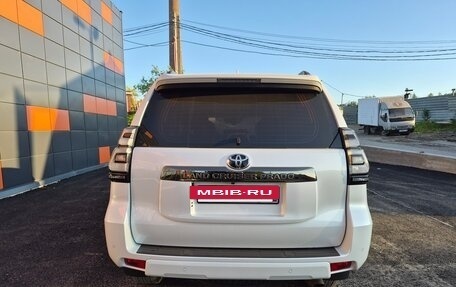 Toyota Land Cruiser Prado 150 рестайлинг 2, 2021 год, 8 150 000 рублей, 7 фотография