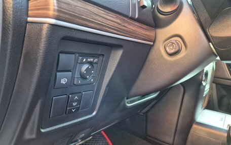 Toyota Land Cruiser Prado 150 рестайлинг 2, 2021 год, 8 150 000 рублей, 17 фотография