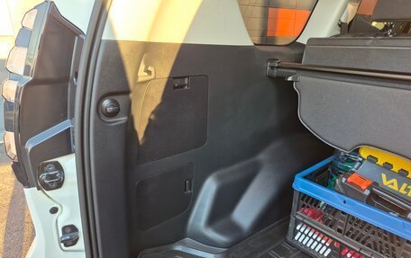 Toyota Land Cruiser Prado 150 рестайлинг 2, 2021 год, 8 150 000 рублей, 28 фотография
