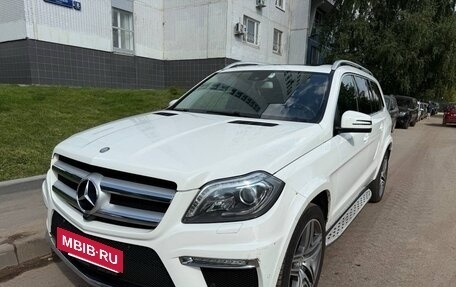 Mercedes-Benz GL-Класс, 2015 год, 4 000 000 рублей, 3 фотография