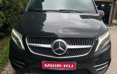 Mercedes-Benz V-Класс, 2019 год, 4 000 000 рублей, 1 фотография
