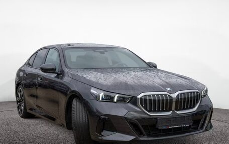BMW 5 серия, 2025 год, 9 800 000 рублей, 2 фотография