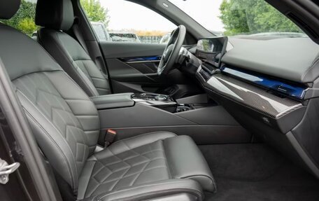BMW 5 серия, 2025 год, 9 800 000 рублей, 6 фотография