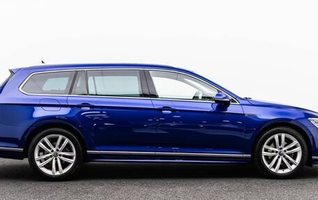 Volkswagen Passat B8 рестайлинг, 2023 год, 2 980 000 рублей, 8 фотография