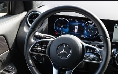 Mercedes-Benz GLA, 2023 год, 2 650 000 рублей, 9 фотография
